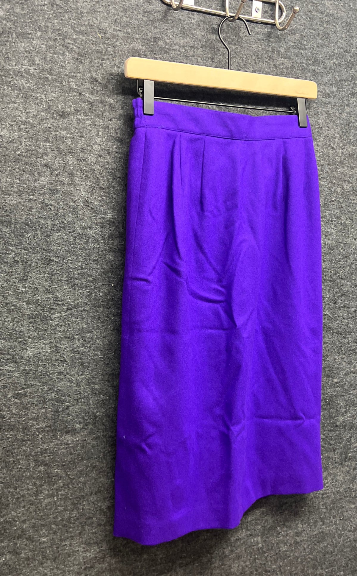 Vintage 90s Requirements Women's Purple 100% Wool Lined Straight Skirt Sz 8