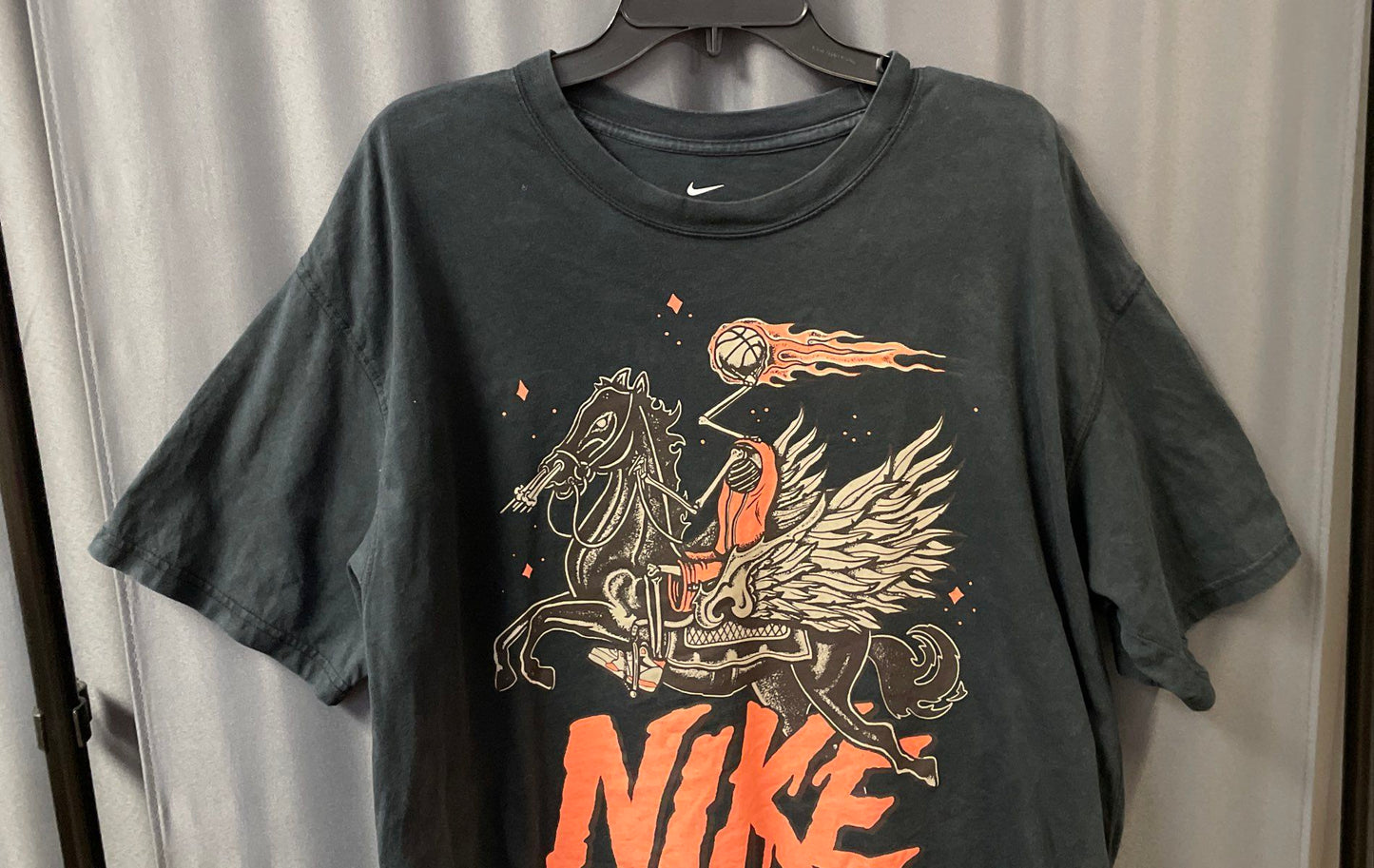 Nike Men's Black Headless Horseman Basketball Graphic Loose Fit T-Shirt Sz L