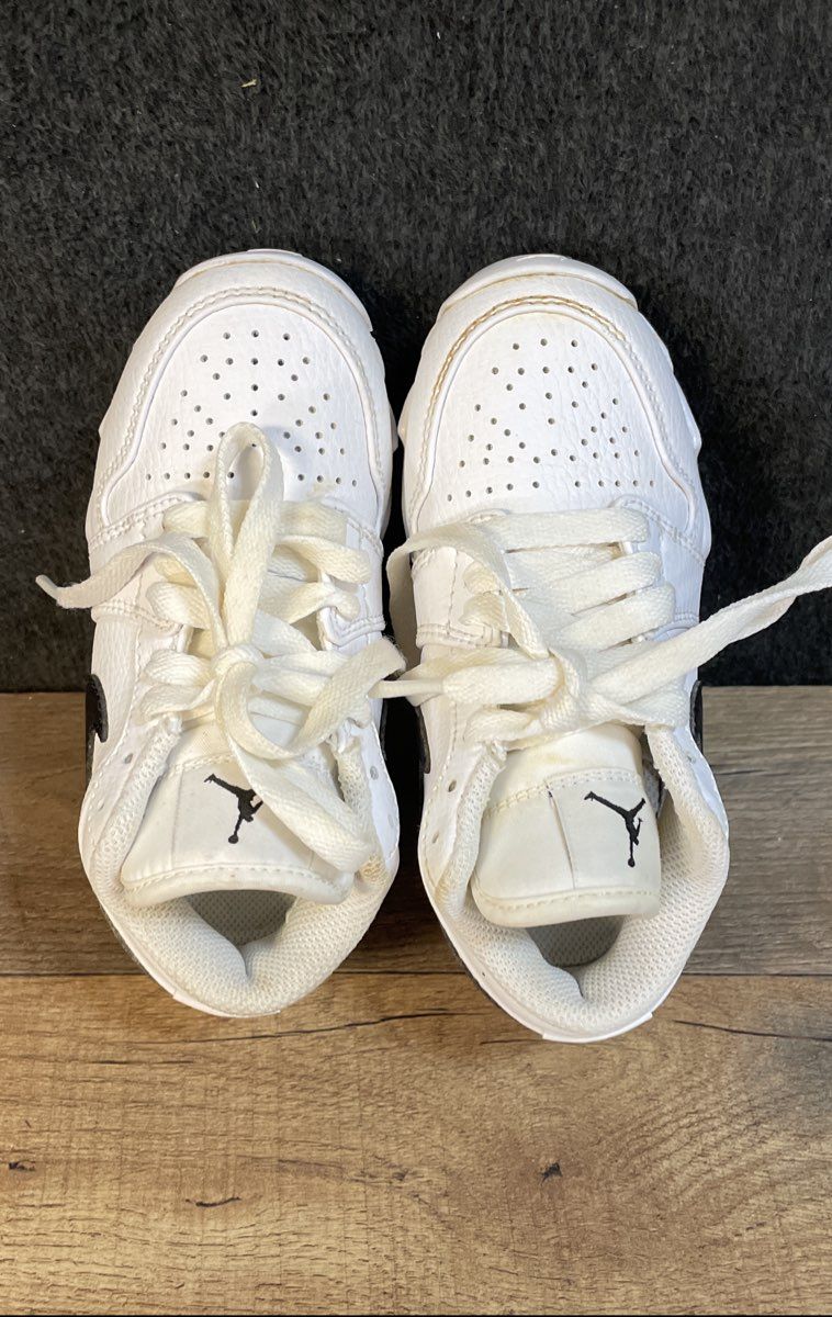 Nike Air Jordan 1 Mid MCS White Black Kids Youth Baseball Cleats Size 10C