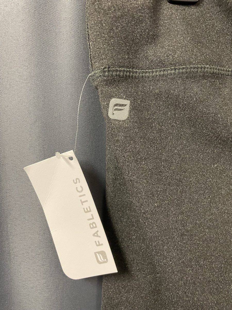 Fabletics Women's Grey Salar Athletic Leggings NWT Sz L
