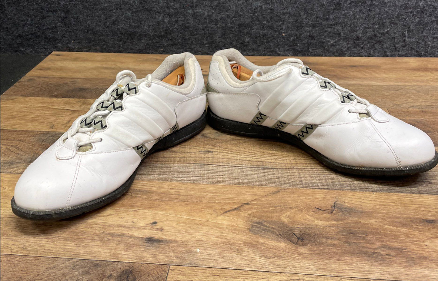 Vintage 1998 Adidas 075312 White Gold Spiked Leather Golf Shoes Men's Size 9.5