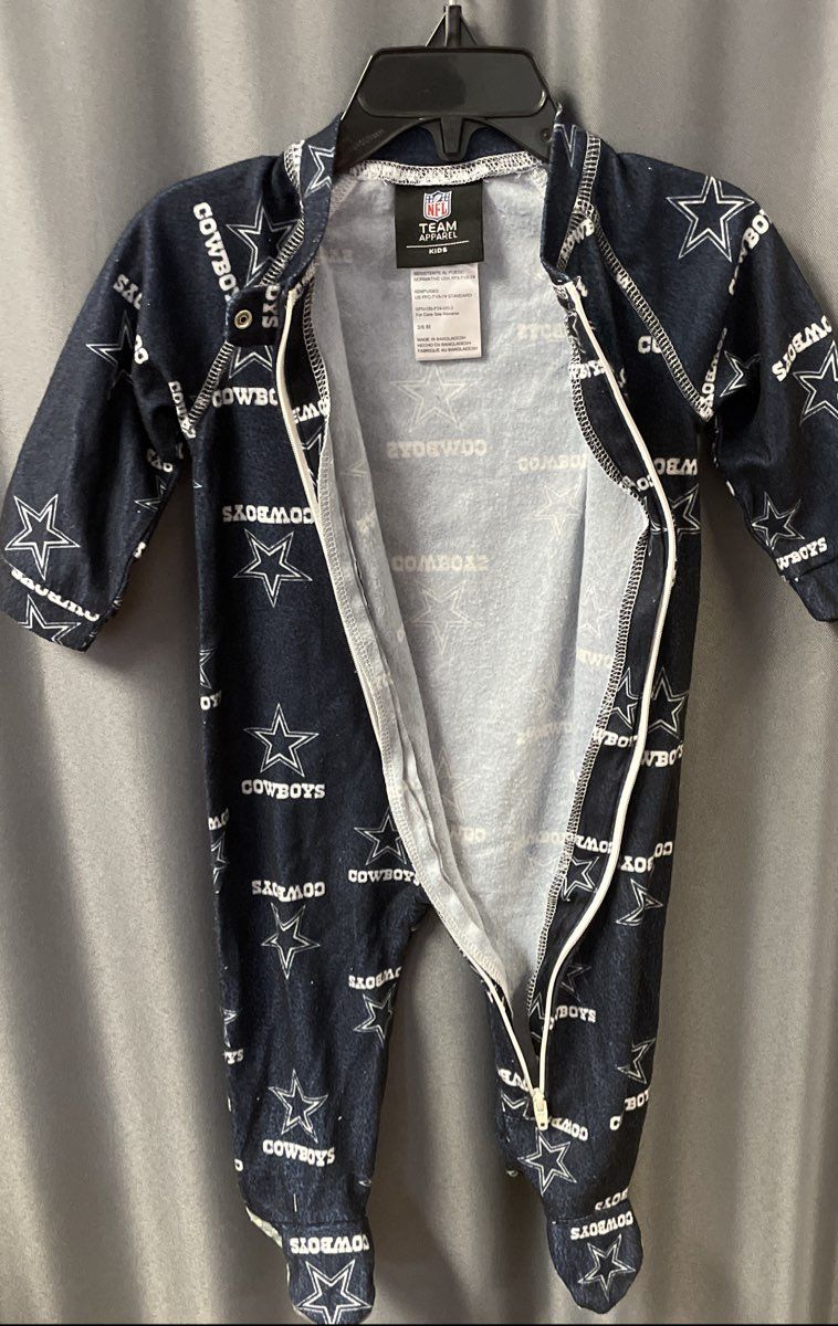 NFL Team Apparel Infant Dallas Cowboys Footed Pajamas Navy Star All Over Sz 3/6M