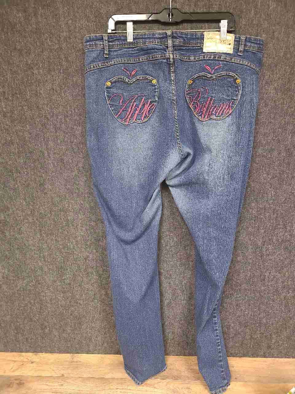 Apple Bottoms Women's Vintage Y2K Blue Distressed Embroidered Jeans Size 20
