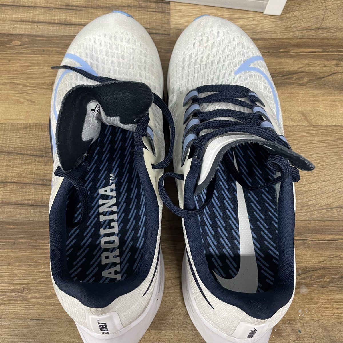 Nike Air Zoom Pegasus 37 UNC Tar Heels White Navy Blue Running Shoes Size 7.5