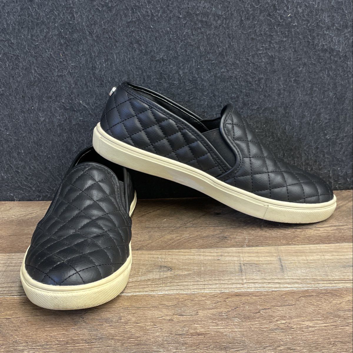 Steve Madden Ecentrcq Black Quilted Slip-On Sneakers Women's Size 7