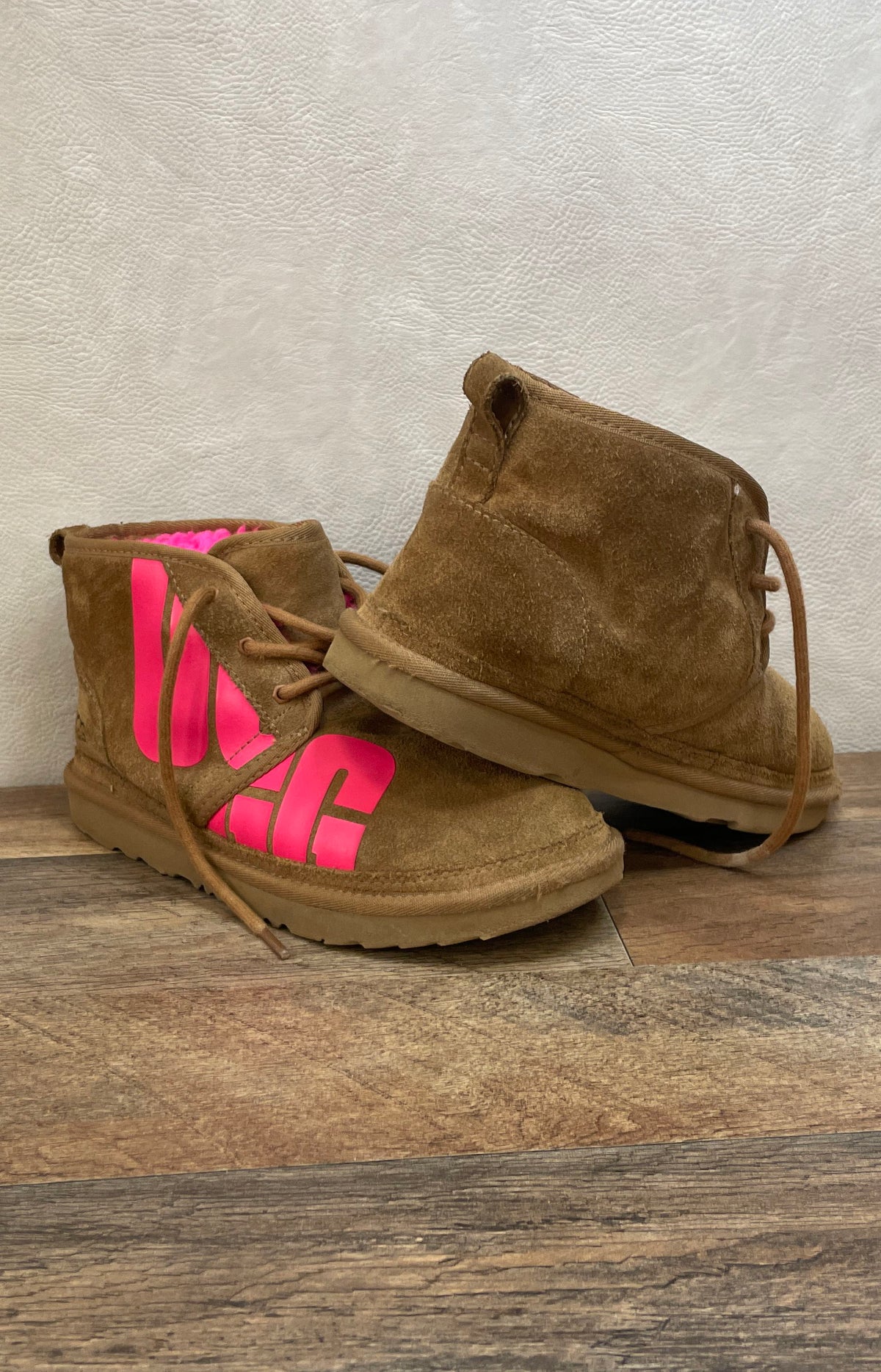 UGG Neumel Chopd Chestnut Neon Pink Suede Lace Up Boots Women's Size 5