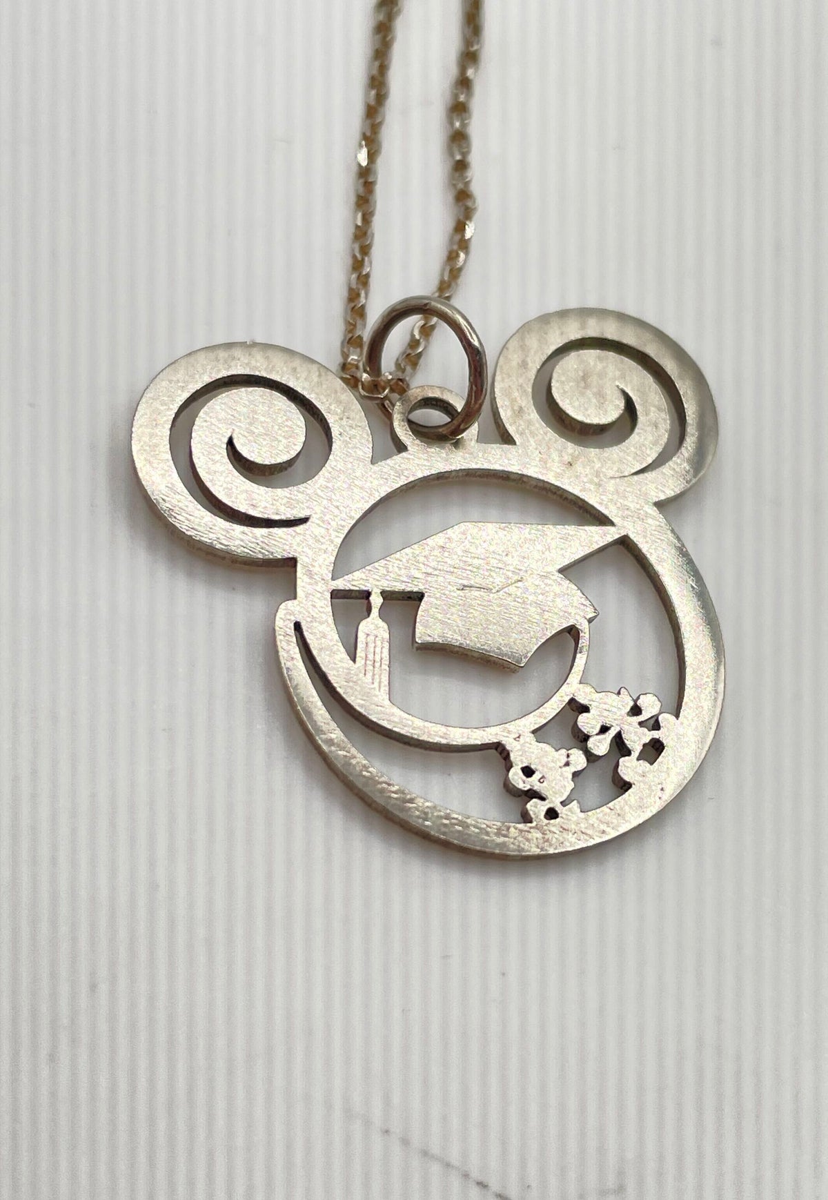 925 Sterling Silver Disney Mickey Mouse Graduation Cap Pendant Necklace 5.7g