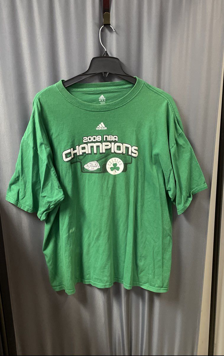 Adidas 2008 Boston Celtics NBA Champions T-Shirt Roster Back Graphic Sz 2XL