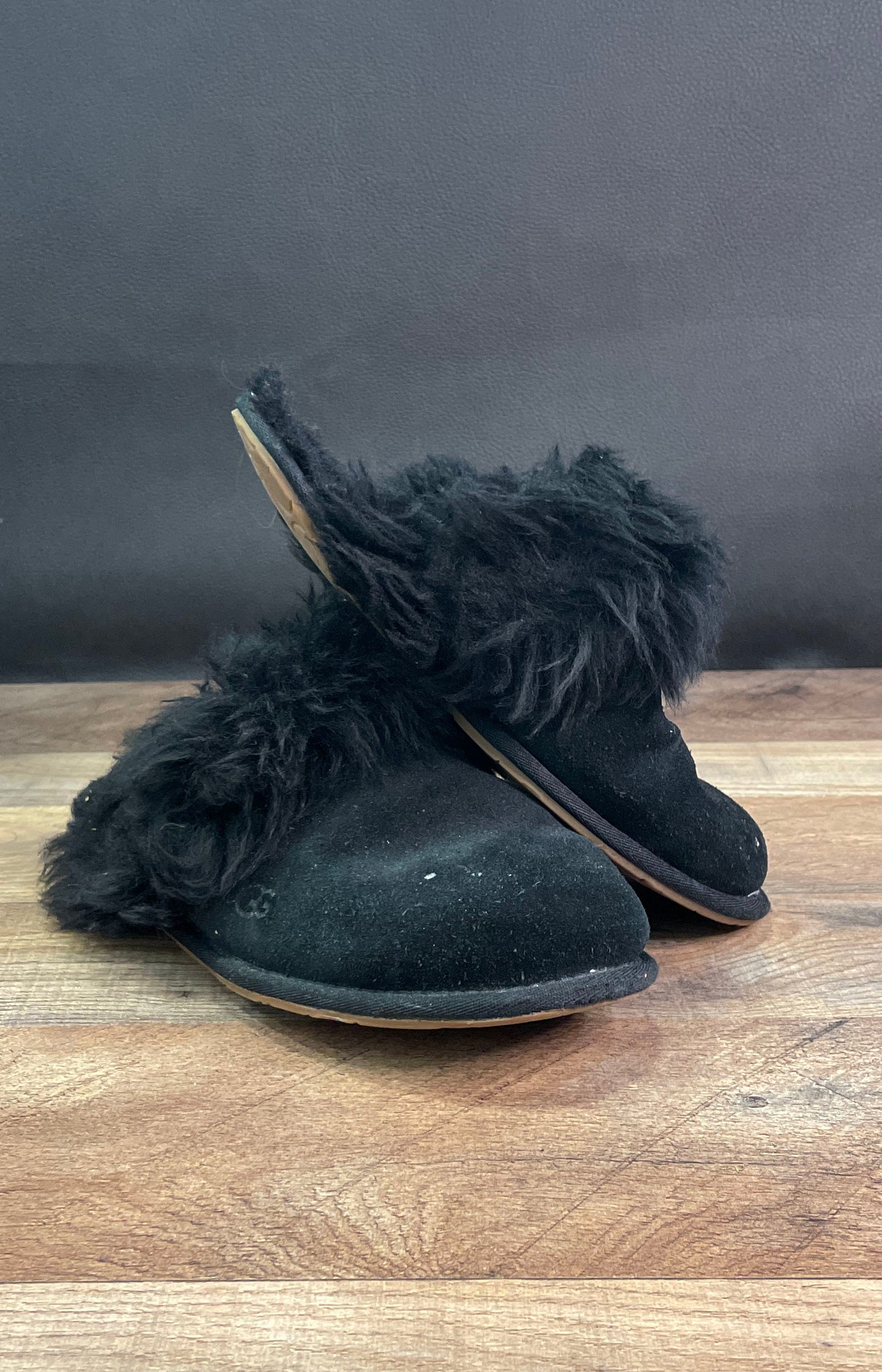 UGG Scuff Sis Black Sheepskin Suede Slippers Women's Size 9