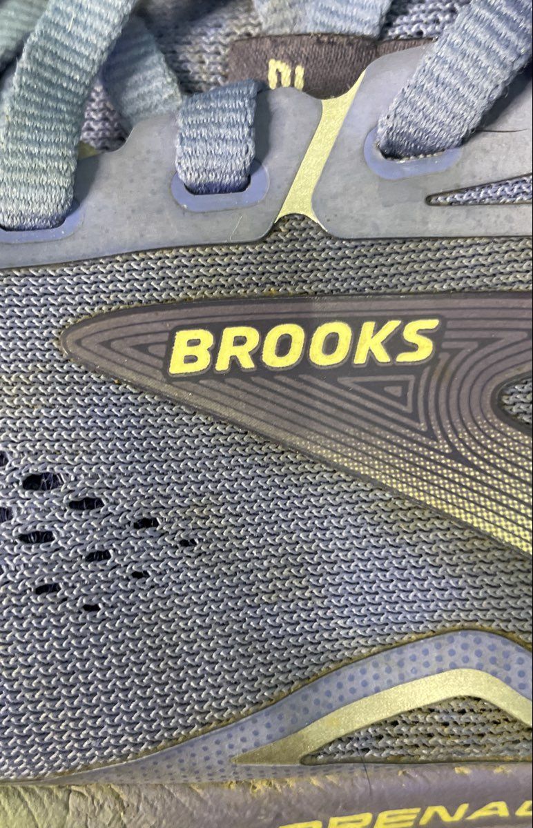 Brooks Adrenaline GTS 23 Blue Purple Gradient Running Shoes Women's Size 9