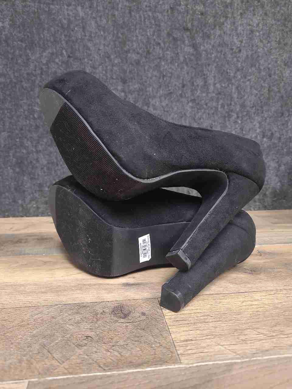 Torrid Black Faux Suede Platform Round Toe Block Heel Pumps Women's Size 7WW