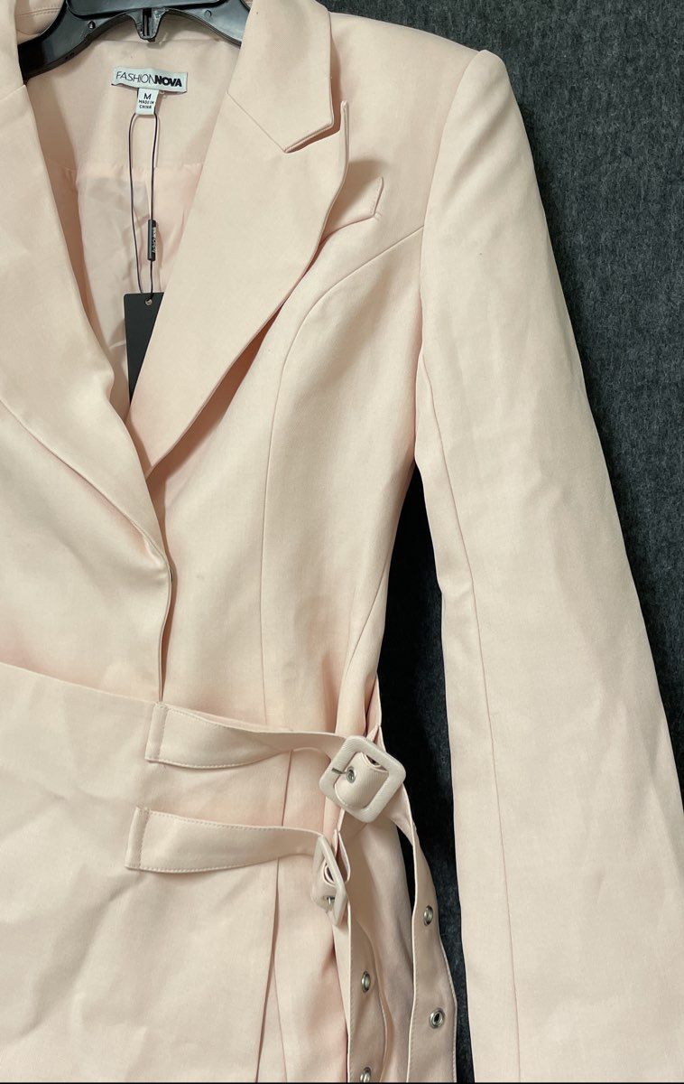 Fashion Nova Women's Pale Pink Asymmetrical Buckle Belted Blazer Sz M NWT