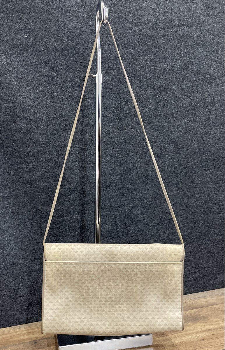 Vintage 1980s Liz Claiborne Cream Triangle Pattern Crossbody Shoulder Bag