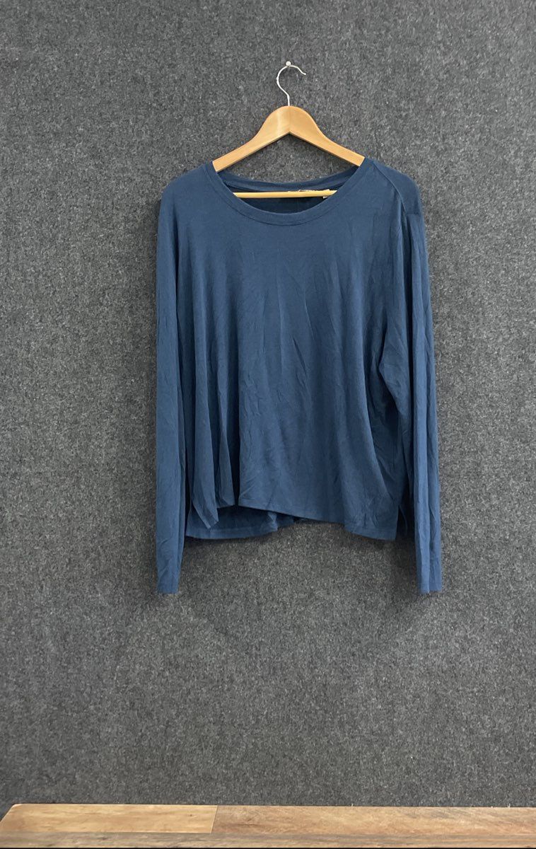 Athleta Women's Blue Breezy Long Sleeve Scoop Neck Top Sz XL