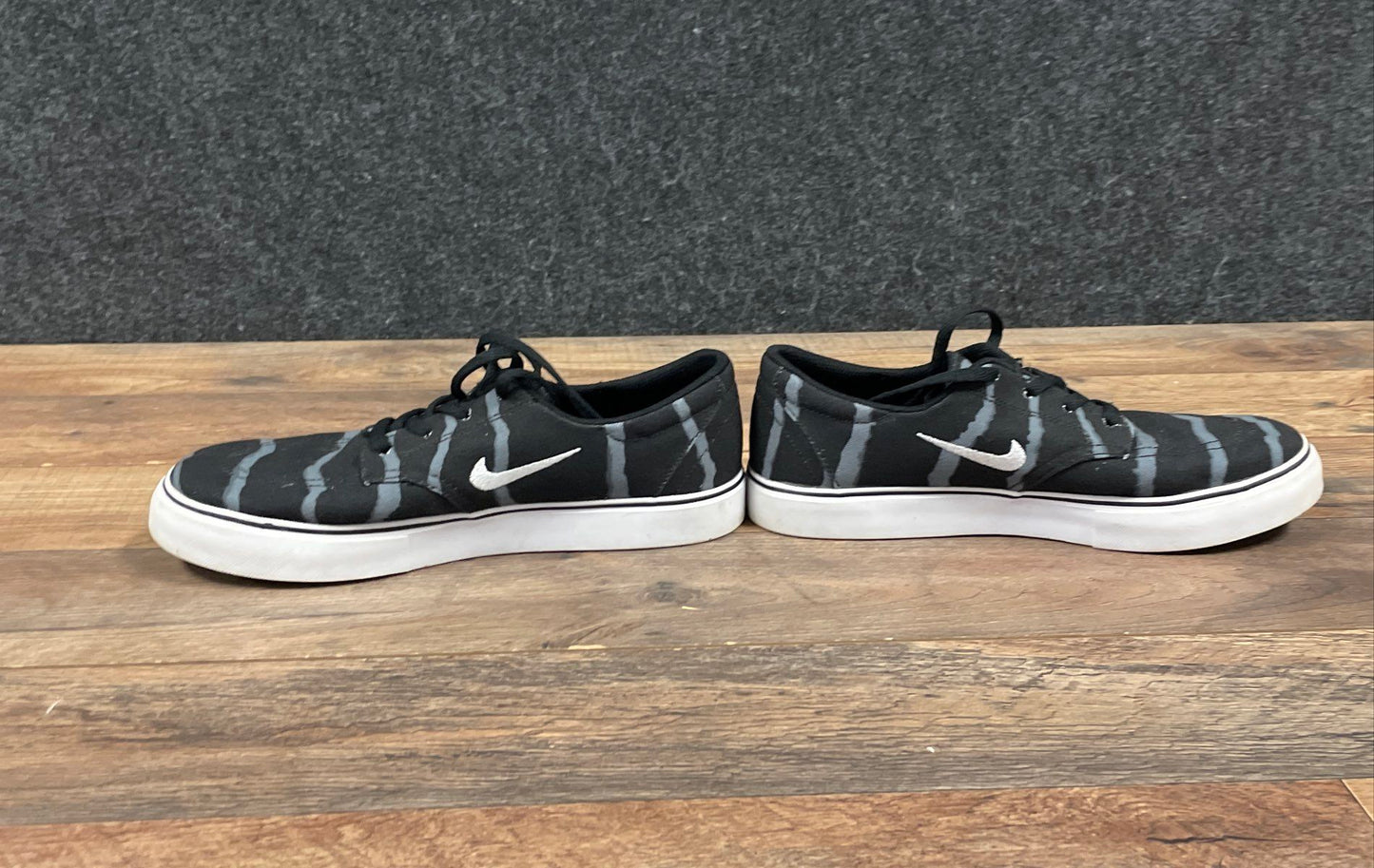 Nike SB Stefan Janoski Canvas Black Grey Tiger Stripe Skate Shoes Size 7Y