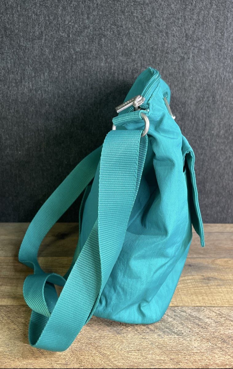 Baggallini Teal Nylon Every Day Crossbody Bag Silver Hardware