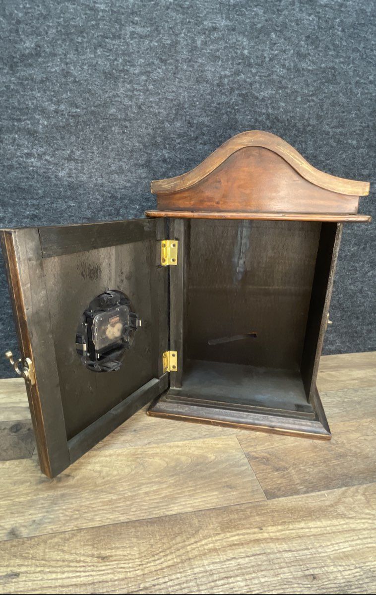 Vintage Traditional Wooden Mantel Clock Bonnet Top Quartz Battery Operated