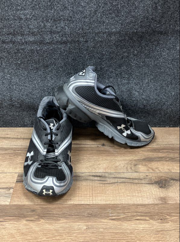 Vintage 2010 Under Armour Apparition Black Silver Running Shoes Size 10.5