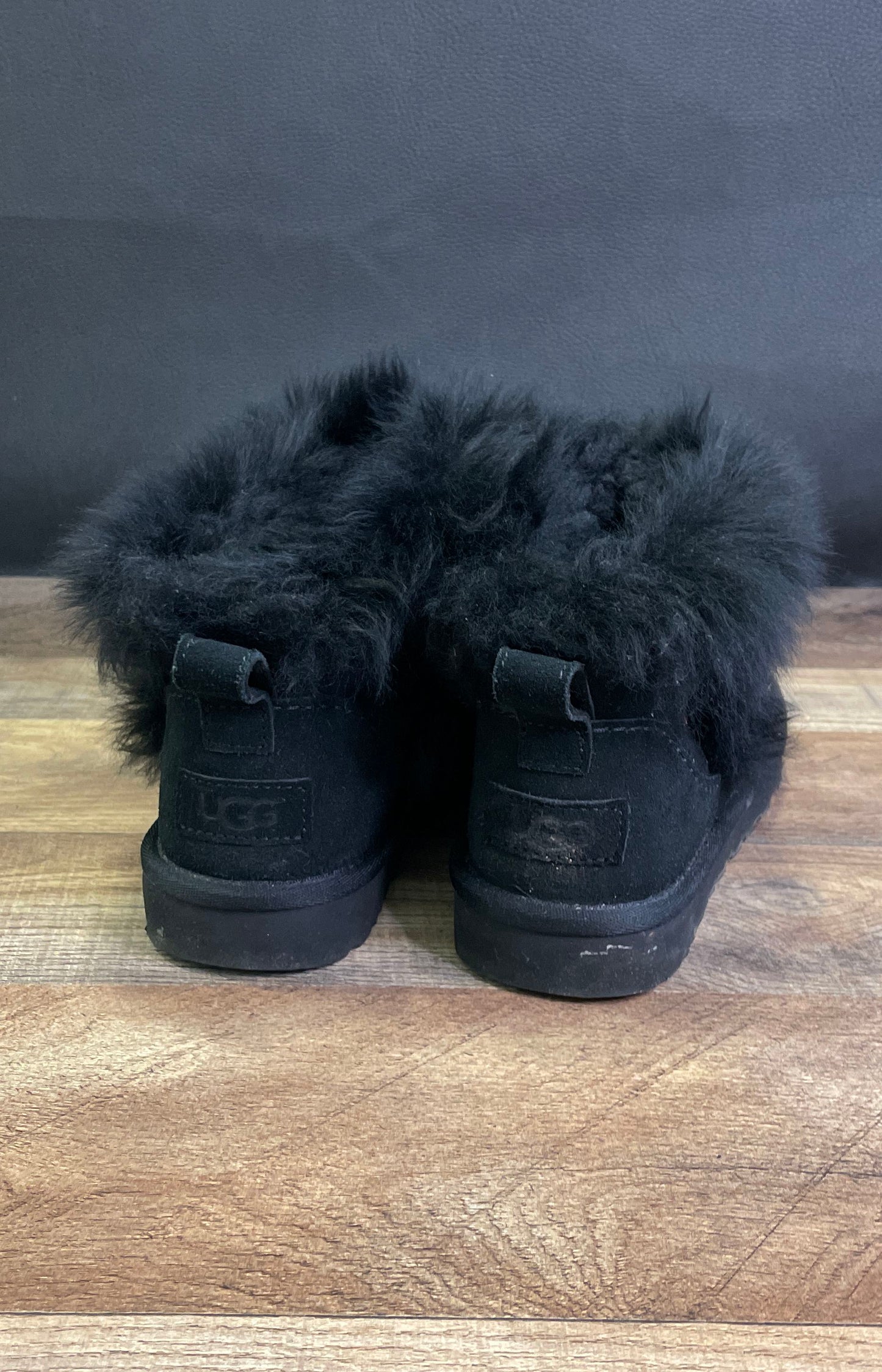 UGG Classic Ultra Mini Chalet Black Sheepskin Boots Women's Size 6