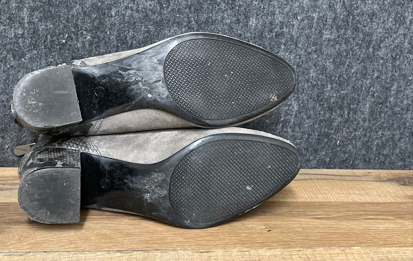 Bandolino Grey Suede Snakeskin Block Heel Ankle Boots Women's Size 10 M