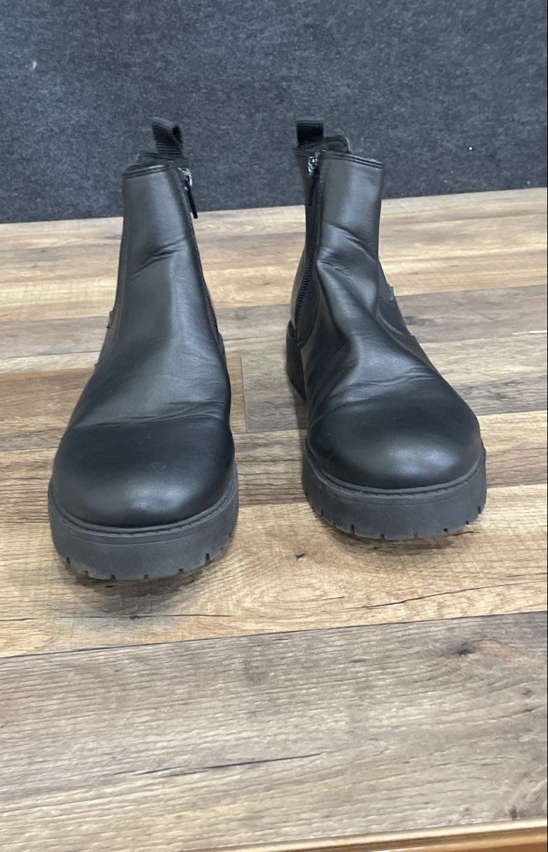 Wonder Nation Black Faux Leather Lug Sole Side Zip Chelsea Ankle Boots Size 6