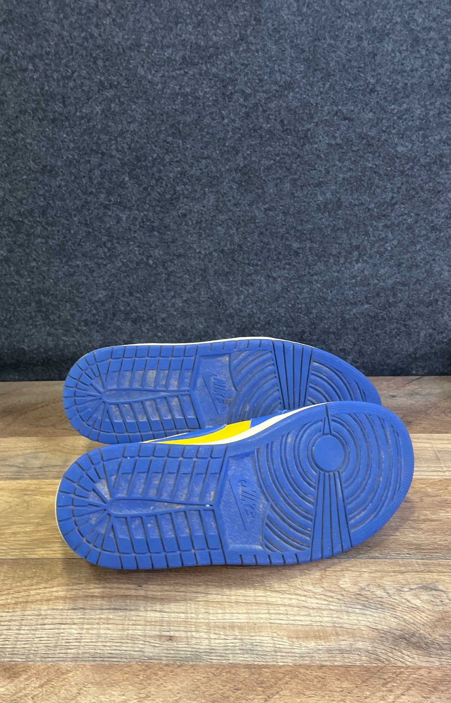 Nike Air Jordan 1 Retro High OG Reverse Laney Women's Size 8.5 COA
