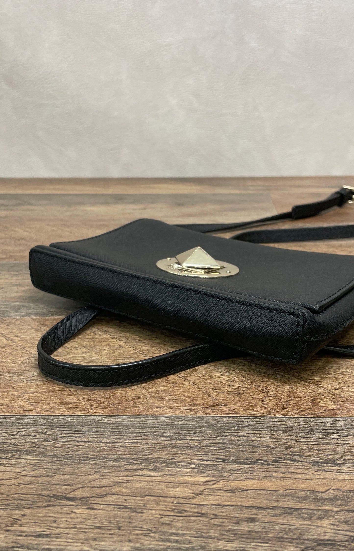 Kate Spade Black Saffiano Leather Crossbody Wallet Bag Gold Pyramid Turnlock