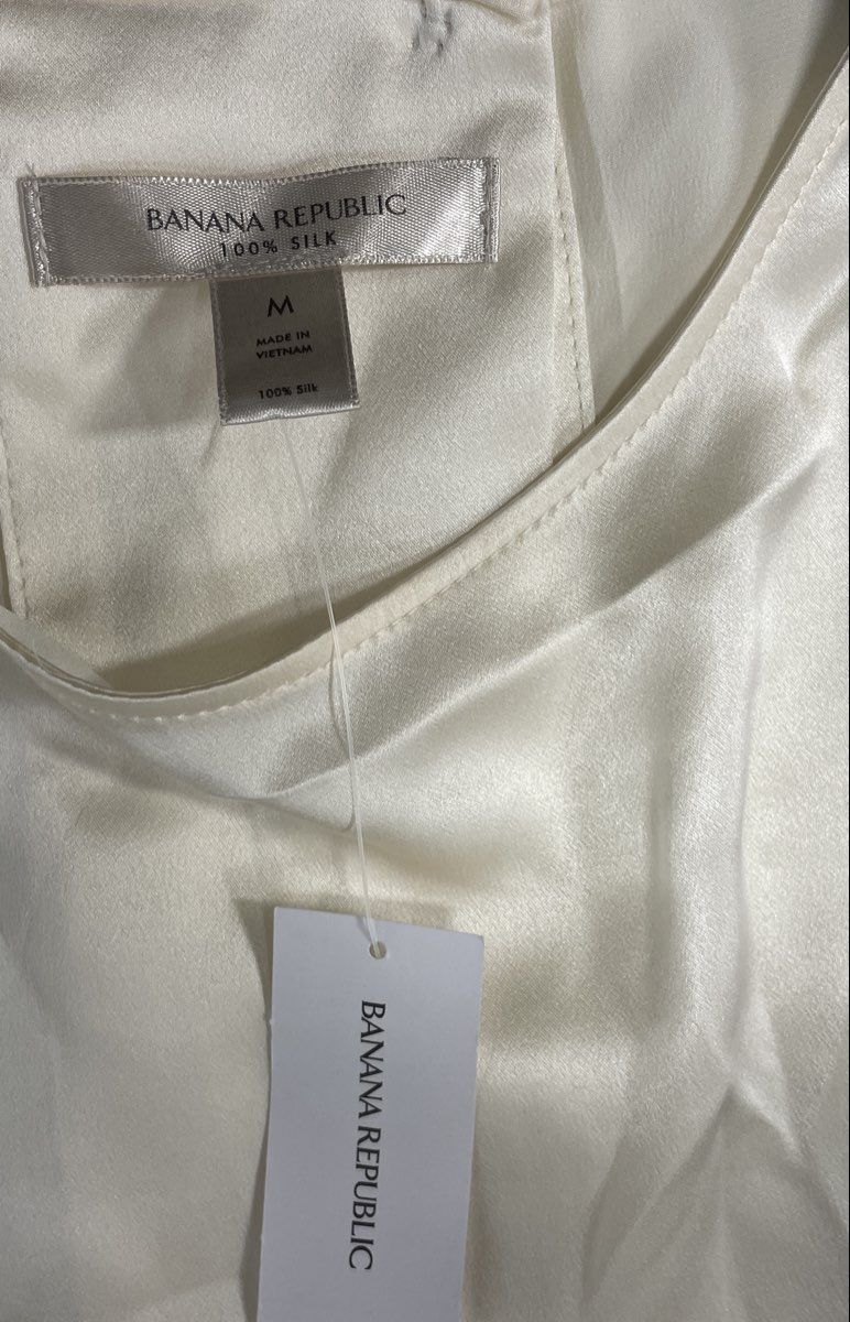 Banana Republic Women's 100% Silk Short Sleeve Blouse Cream NWT Size M