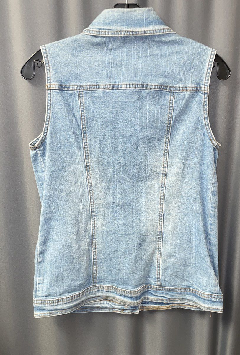 Carol's Denims Women's Blue Denim Vest Light Wash Button Front NWT Sz S