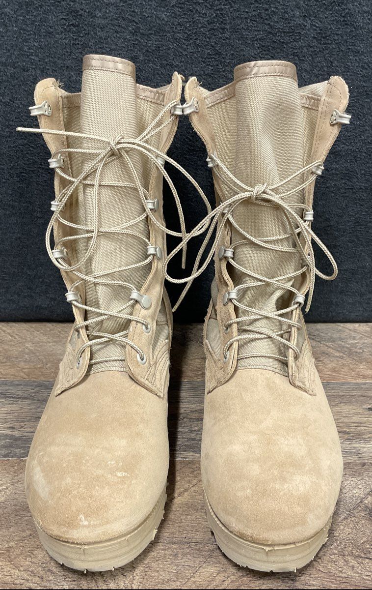 US Military Issue Vibram Sole Desert Tan Suede Combat Boots Men's Size 7 R