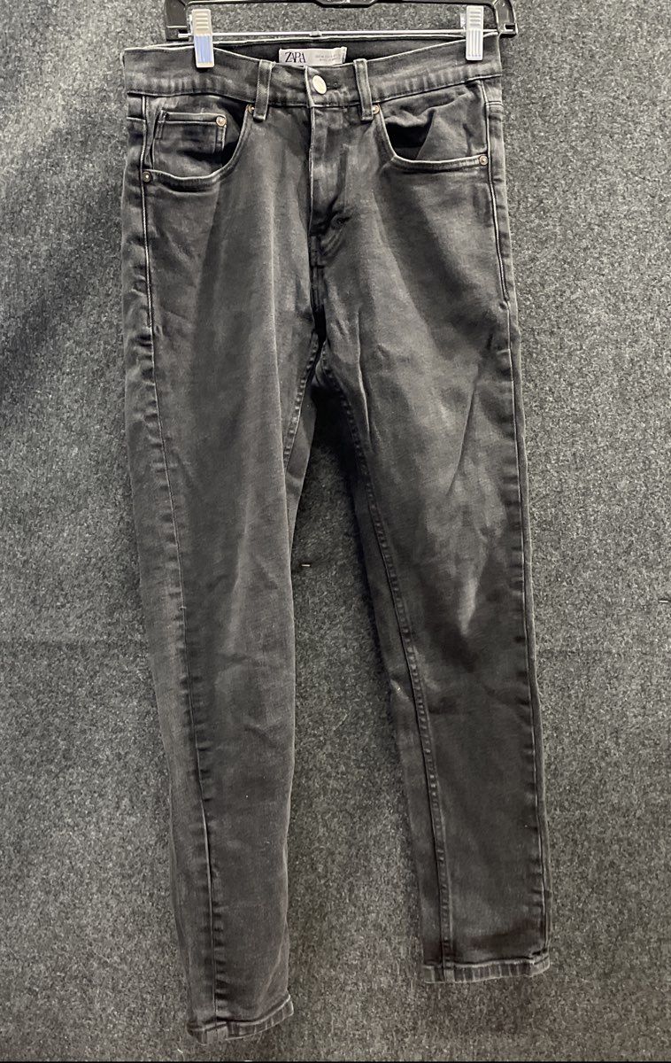 Zara Women's Black Faded Slim Straight Jeans Size 31