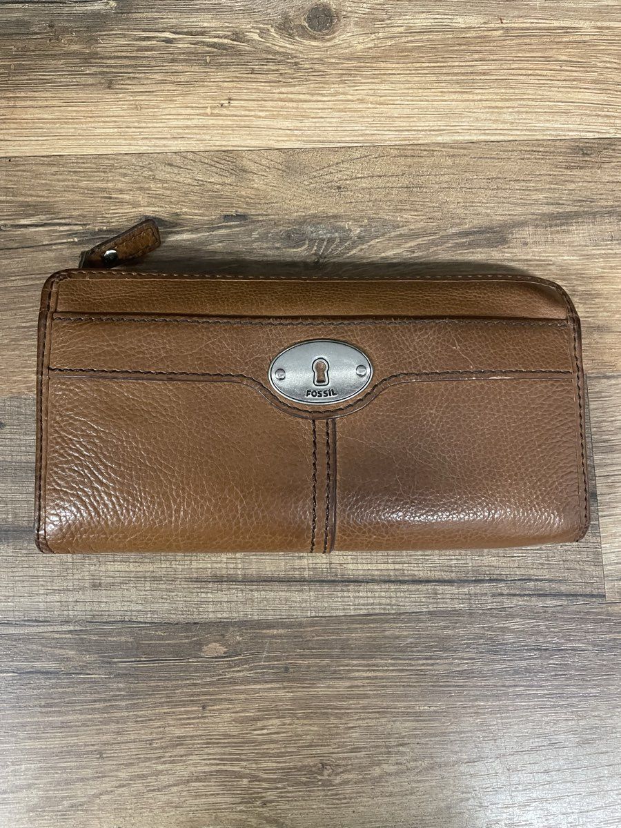 Fossil Brown Pebbled Leather Zip Around Clutch Wallet Silver Hardware