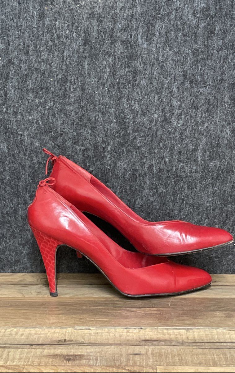 Vintage 80s Stuart Red Leather Pumps Snakeskin Textured Heels Size 8.5 M