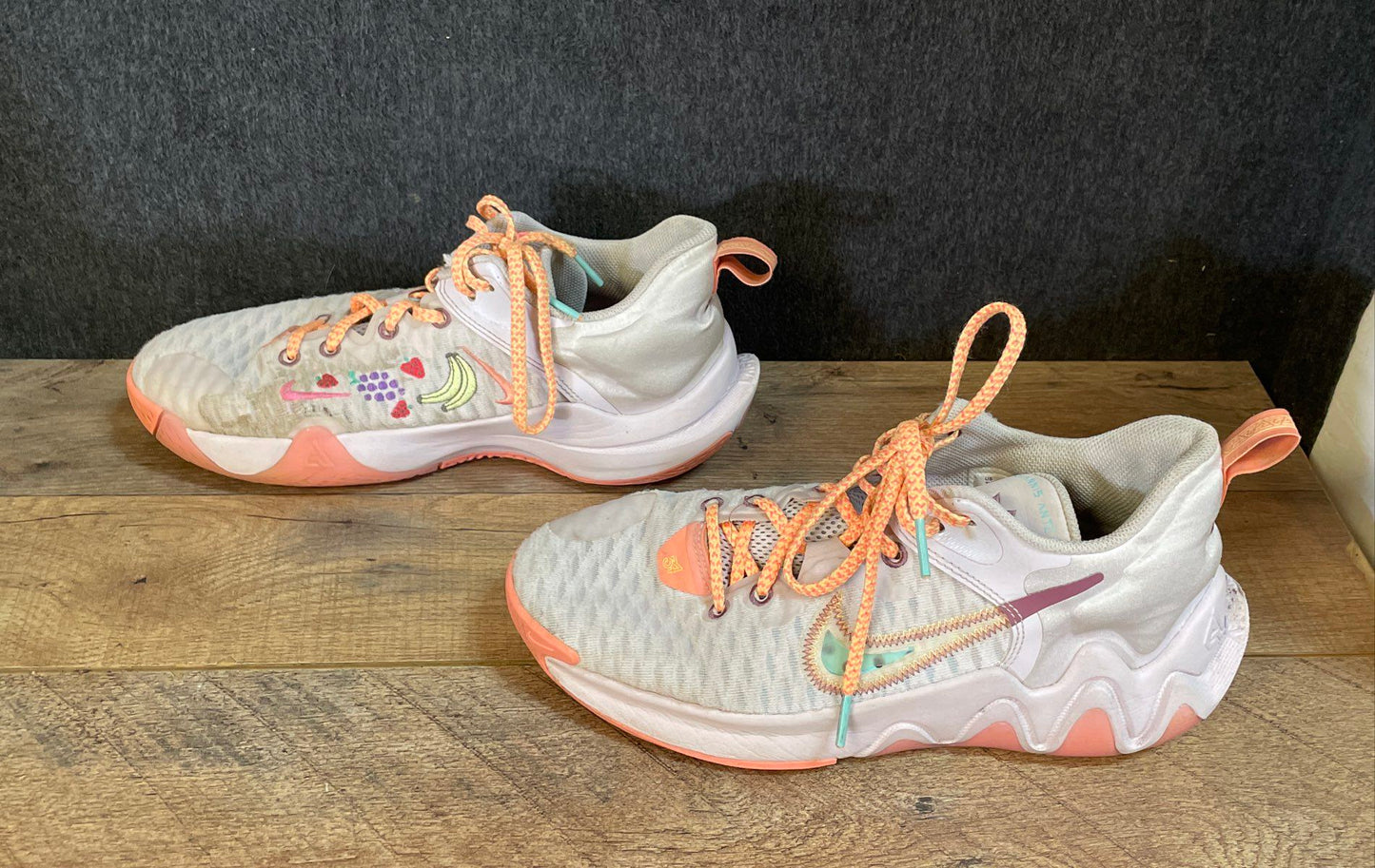 Nike Giannis Immortality Super Smoothie White Pink Basketball Shoes Size 7Y