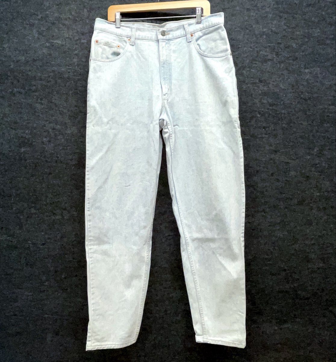 Vintage 90s Levi's Men's 560 Loose Fit Tapered Light Wash Jeans USA Made 36x34