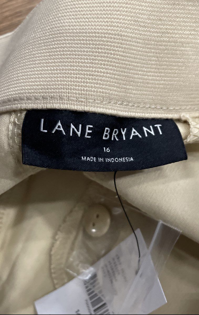 Lane Bryant Women's Khaki The Slim Capri Pants Size 16 NWT