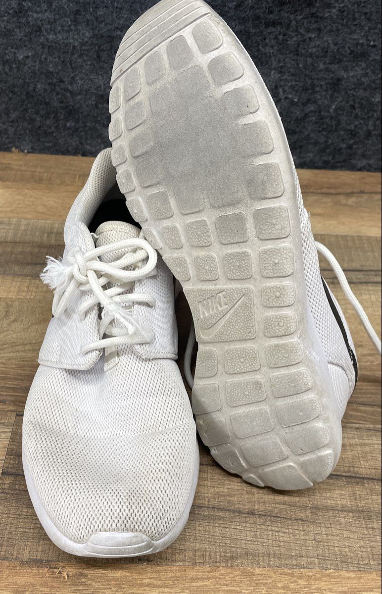 Nike Roshe One White Black Women's Running Sneakers Size 8