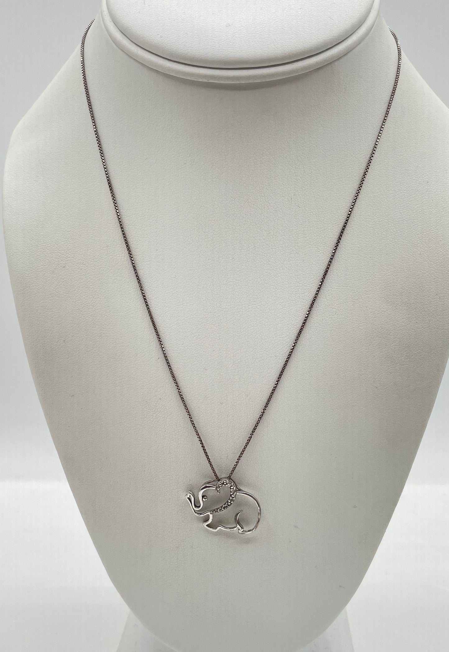 925 Sterling Silver Moissanite Accent Elephant Outline Pendant Necklace 3.3g