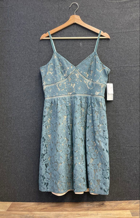 JustFab Women's Blue Floral Lace V-Neck Adjustable Strap Fit Flare Dress Sz L