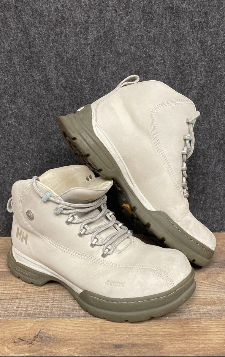 Vintage Y2K Helly Hansen Waterproof Leather Hiking Boots Cream Womens Size 7