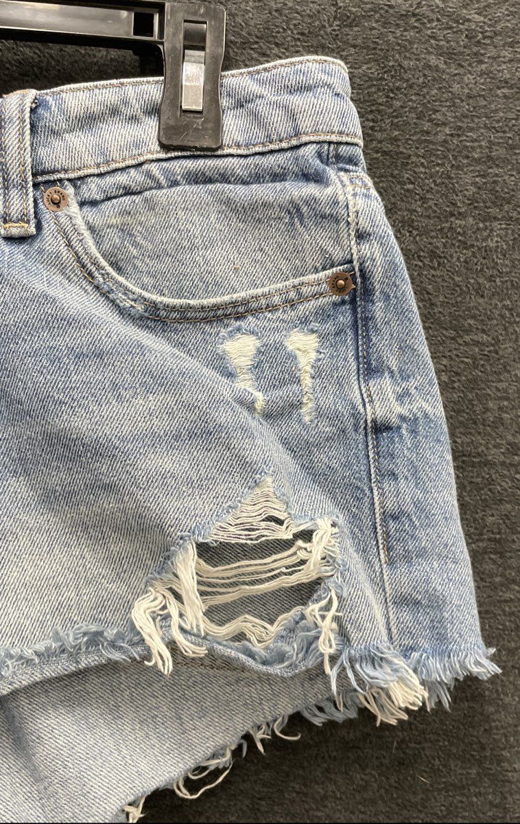 Lucky Brand Women's The Cut Off Denim Shorts Light Wash Distressed Sz 4/27