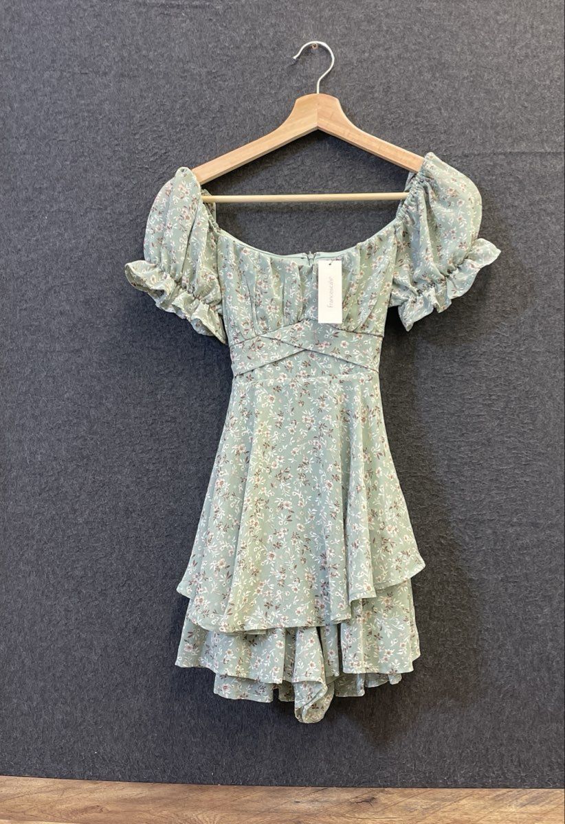 Francesca's Women's Sage Green Floral Ruffled Romper Puff Sleeve NWT Sz S