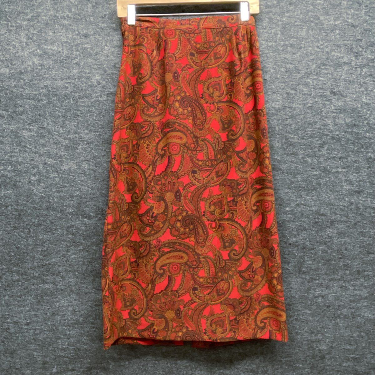Vintage 90s Women's Red Paisley Print Midi Straight Skirt Elastic Back Waist