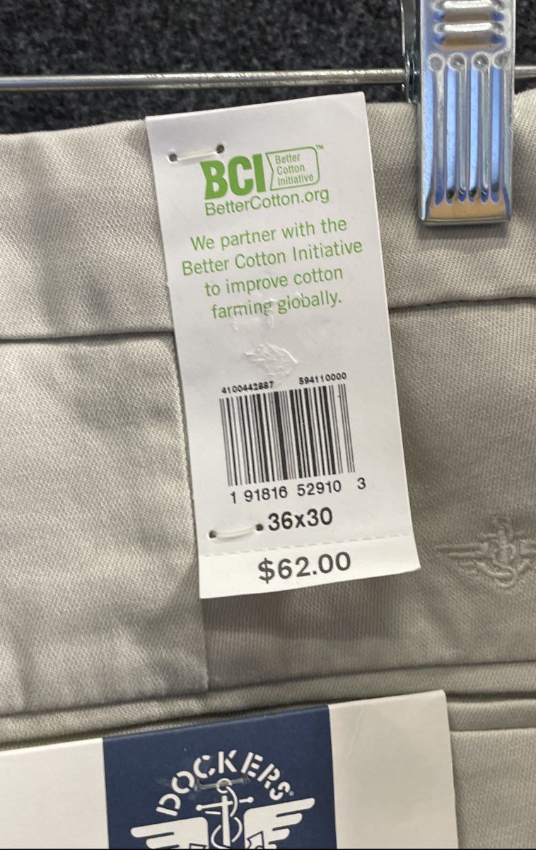 Dockers Men's Signature Khaki Pants Beige Classic Fit Pleated Stretch Sz 36x30