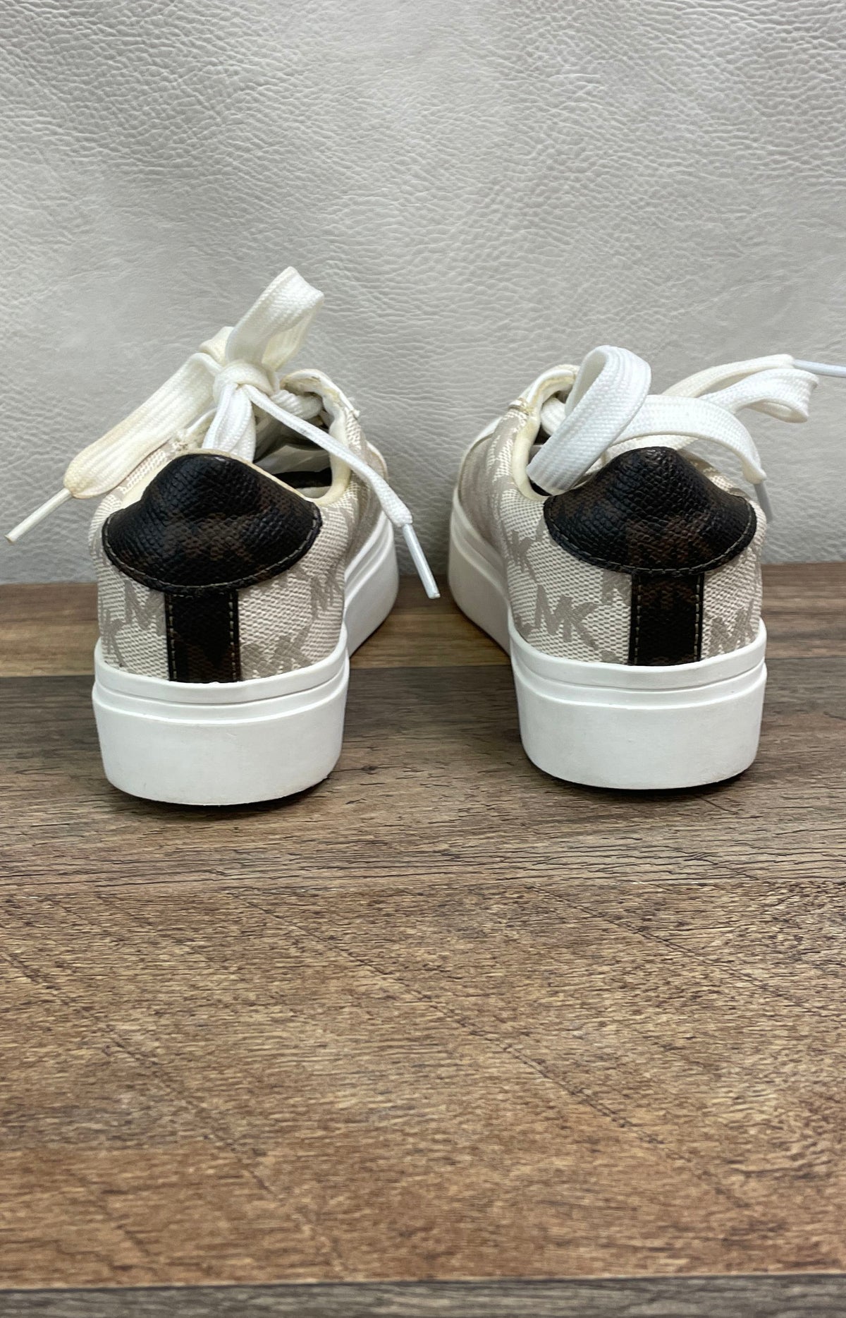 Michael Kors Kids Logo Platform Sneakers White Vanilla Lace Up Size 11
