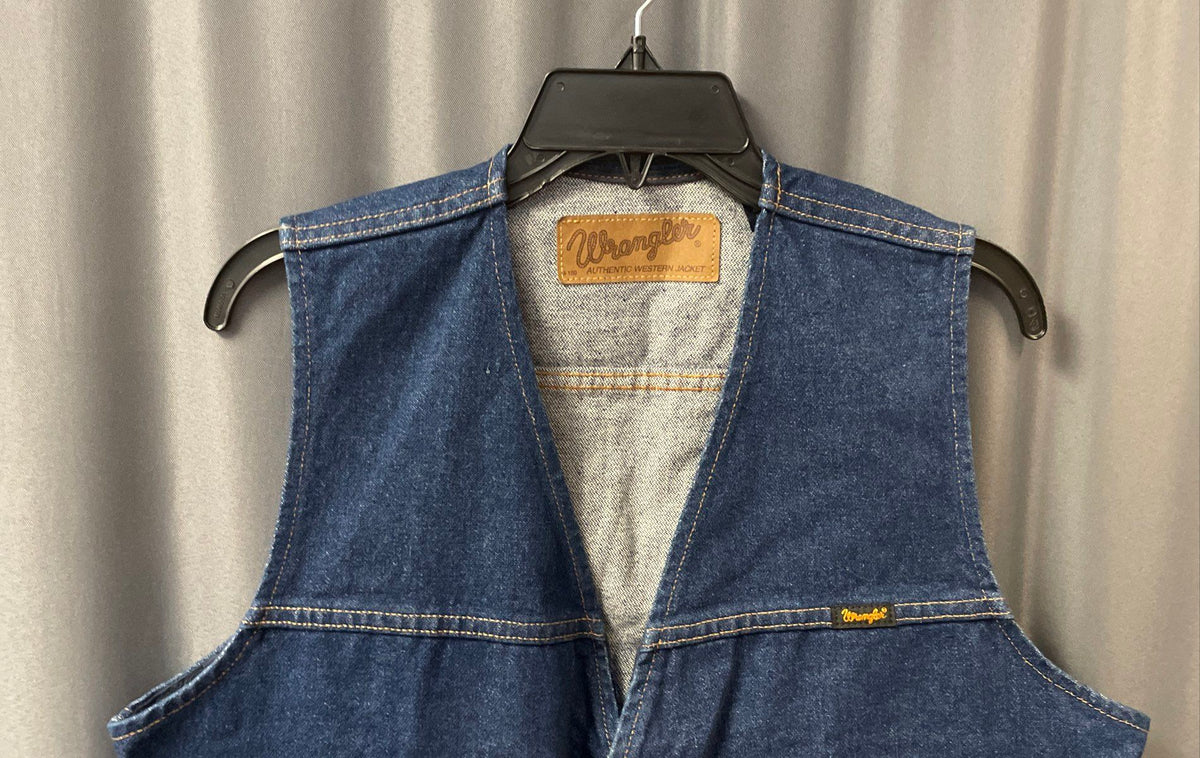 Wrangler Men's Blue Denim Authentic Western Vest W Pocket Stitch Sz M