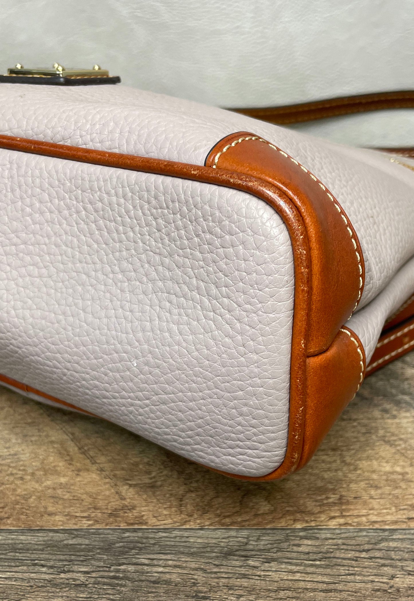 Dooney & Bourke Grey Lilac Pebble Grain Leather Crossbody Shoulder Bag Gold