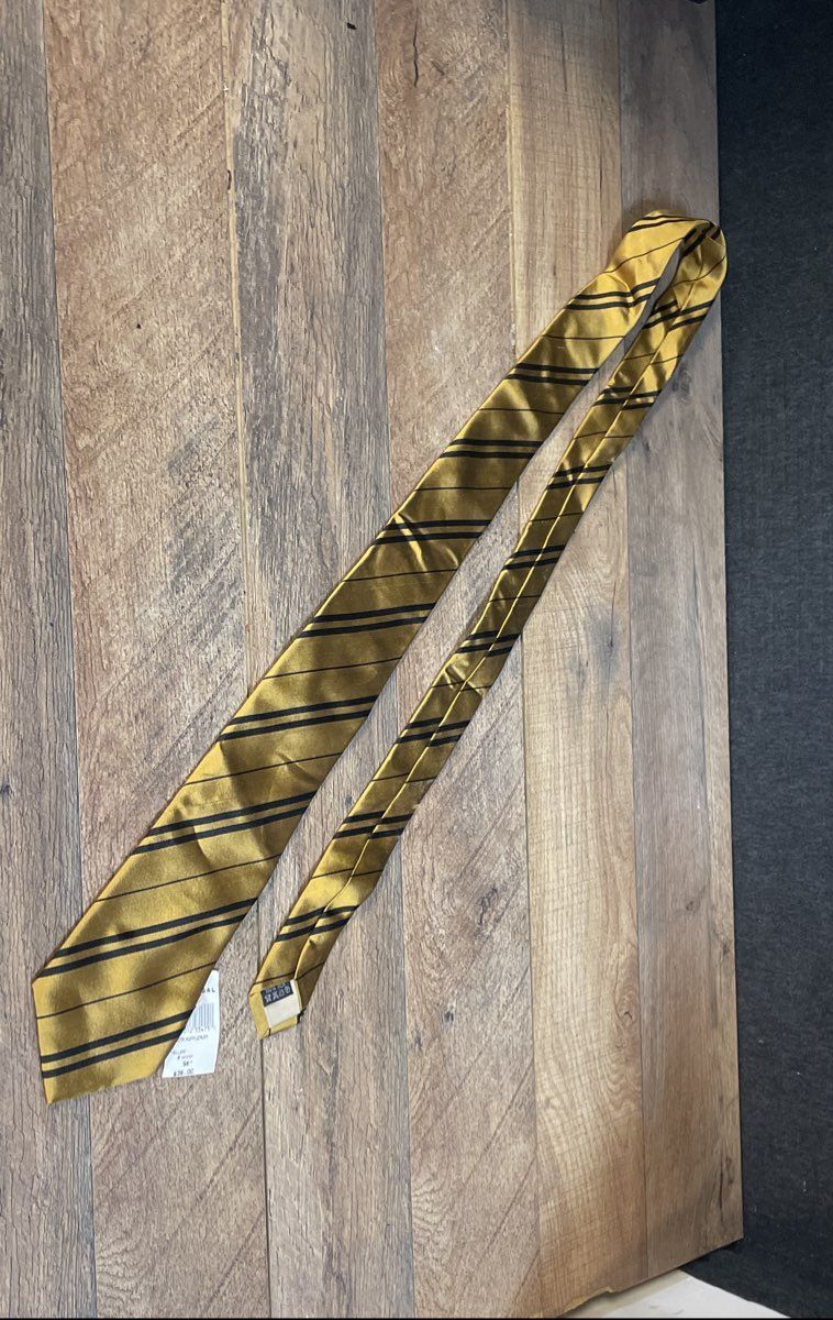Universal Studios Harry Potter Hufflepuff Yellow Black Striped Silk Tie 56" NWT