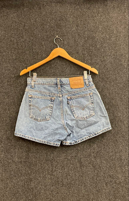 Vintage 90s Levi's Women's Light Wash High Rise Denim Button Fly Shorts Sz 7 JR