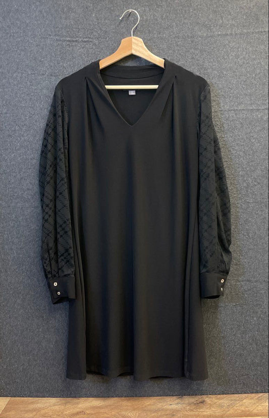 Tommy Hilfiger Women's Black V-Neck Dress Semi Sheer Geometric Sleeves Sz 8
